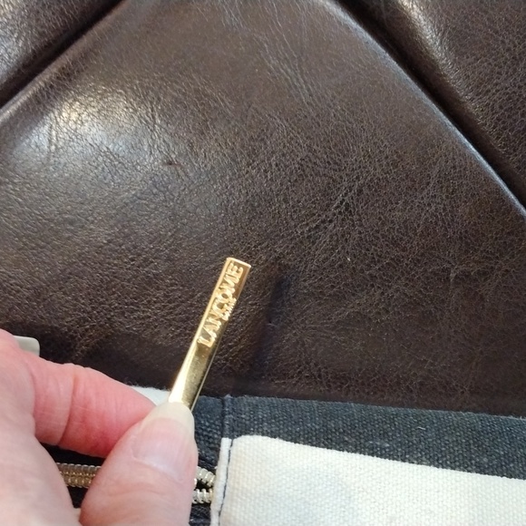 Lacome Set of two Makeup Bags with Goodies - Picture 3 of 16